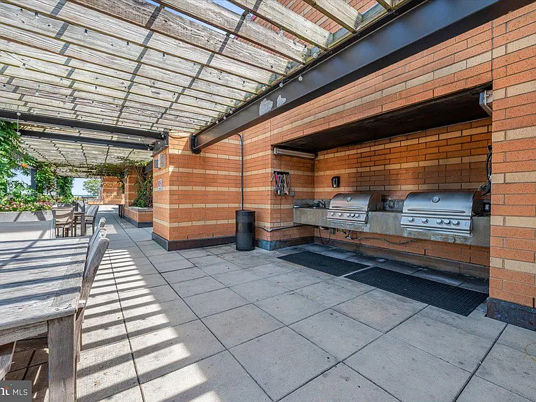 400 Massachusetts Ave NW #820 — Photo 29