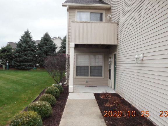 3rd image of 5712 Oak Village Dr