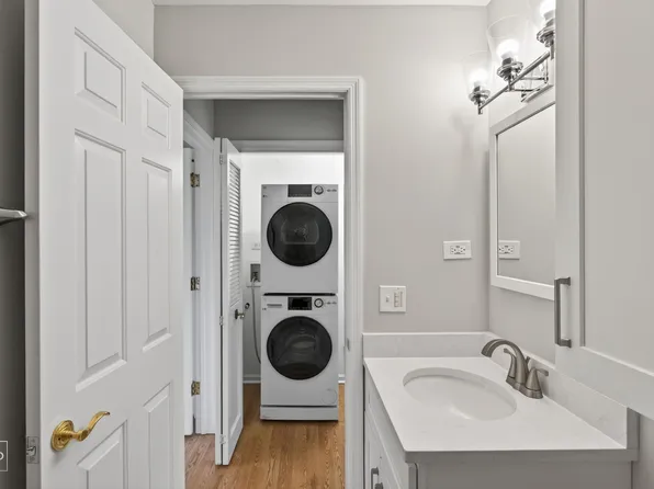 32 Godair Dr, Hinsdale, IL 60521