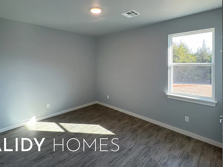 17640 Natalie Ct — Photo 40
