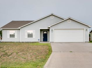 101 Hackberry Ave, Manhattan, KS 66502