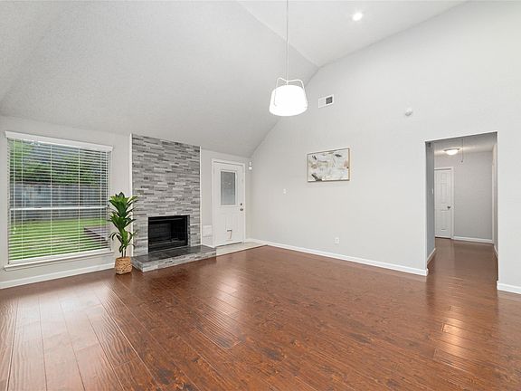 5th image of 13551 Pasa Robles Ln