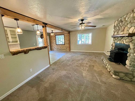 4th image of 3869 Mary Ann Ln