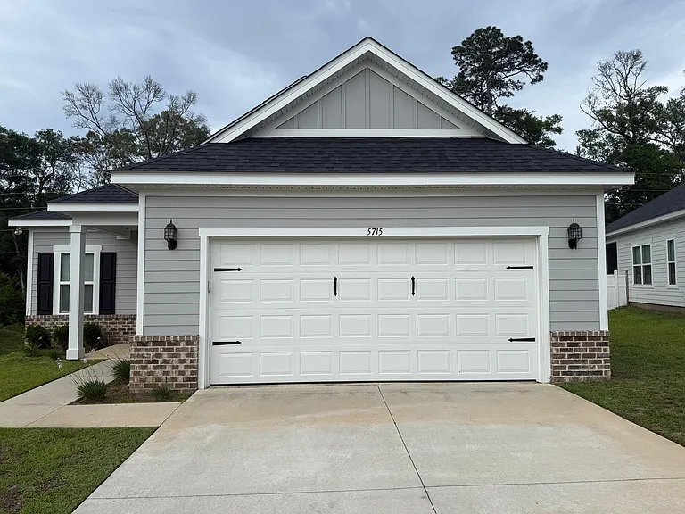 5715 Pinebarren Rd — Photo 1