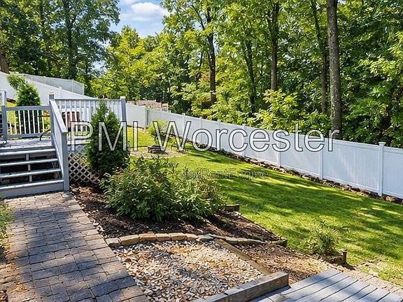4th image of 20 Maplewood Rd