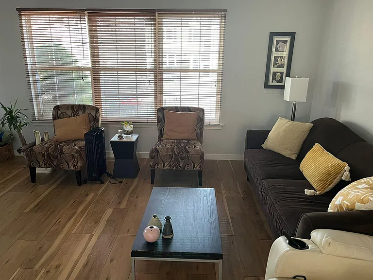 106 Megan Cir — Photo 6