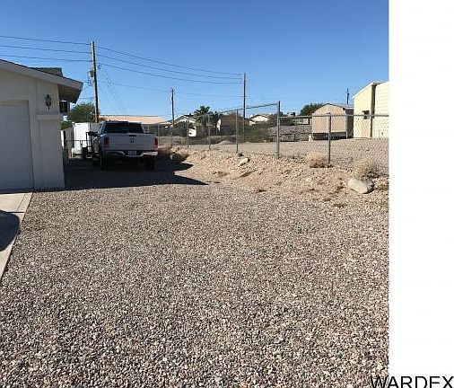 3rd image of 3277 Bluegrass Dr