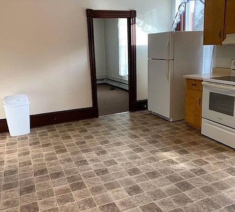 Kitchen open area with view to Living Room