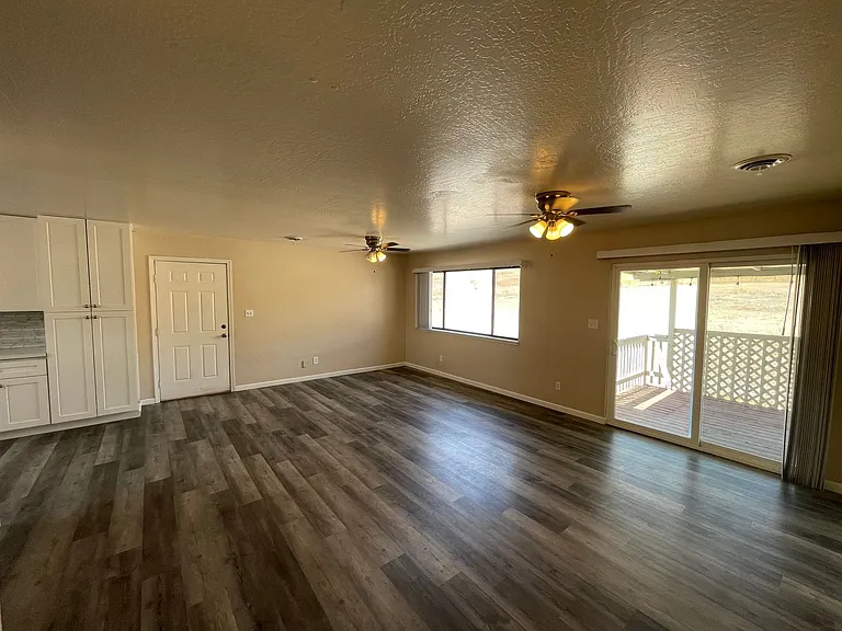 7846 Jenny Lind Rd #B — Photo 12
