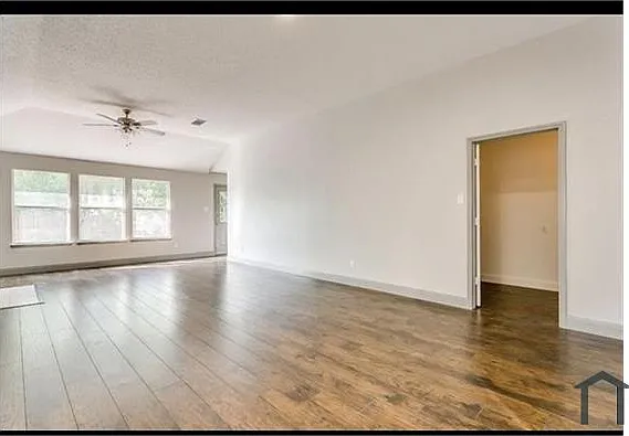 338 Dakota Dr — Photo 4
