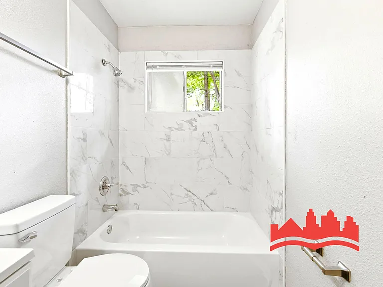 2348 Millbrook Ave — Photo 20