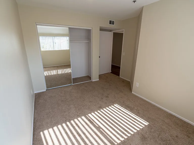 4444 Ensign Avenue — Photo 74