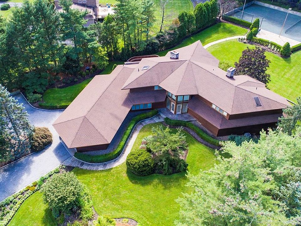 1st image of 367 Pleasant Hill Dr