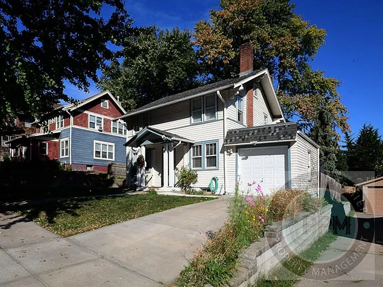 4806 Webster St — Photo 2