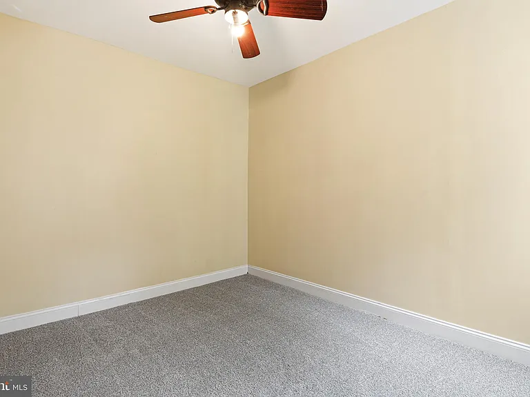 1606 S Frazier St — Photo 6