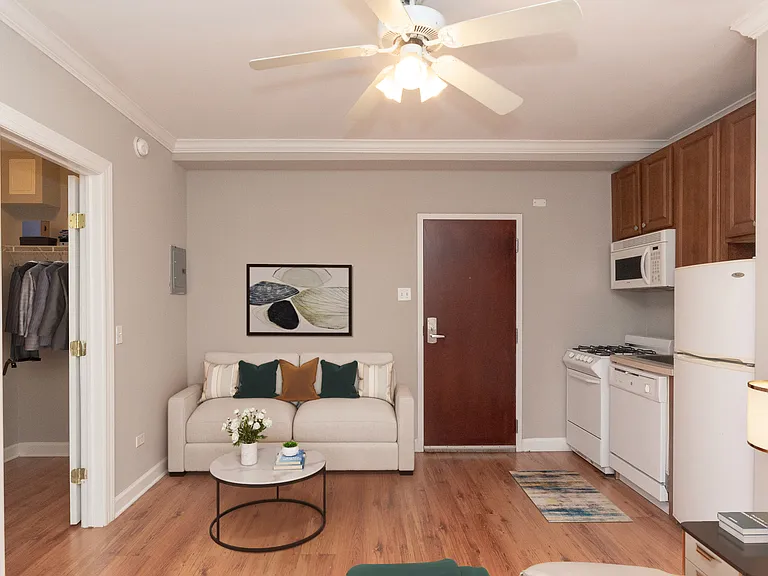 629 W. Deming — Photo 12