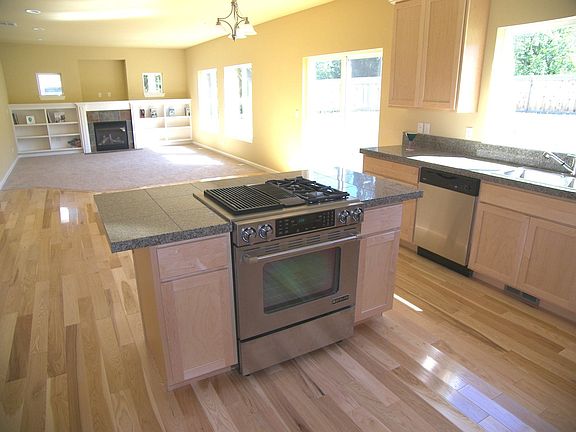 5th image of 3994 Olympic Ct SE