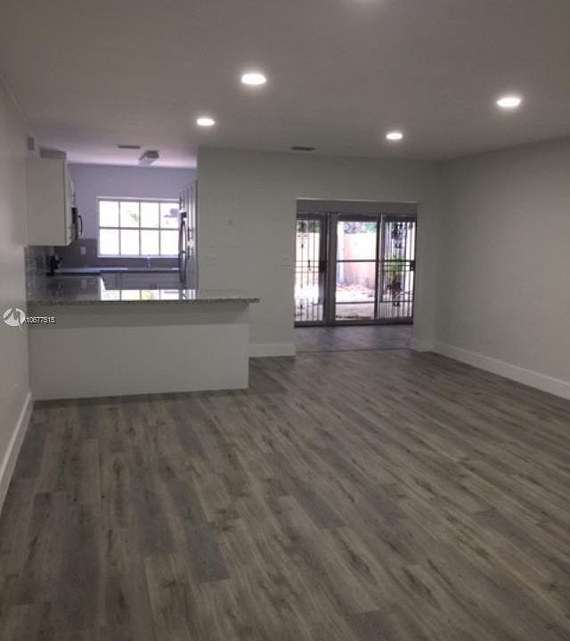 2nd image of 7328 Jacaranda Ln