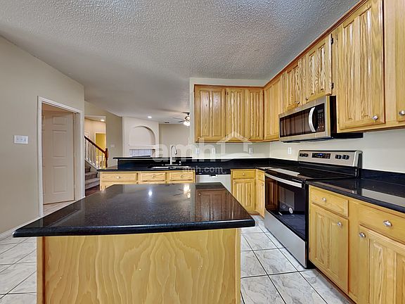 3rd image of 1764 Lake Breeze Dr