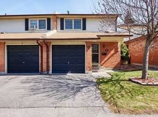 450 Bristol Cres #6, Oshawa, ON L1J 6M3
