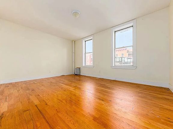 3rd image of 666 Hancock St APT 4K