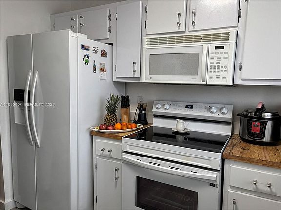 4th image of 19623 NW 30th Pl