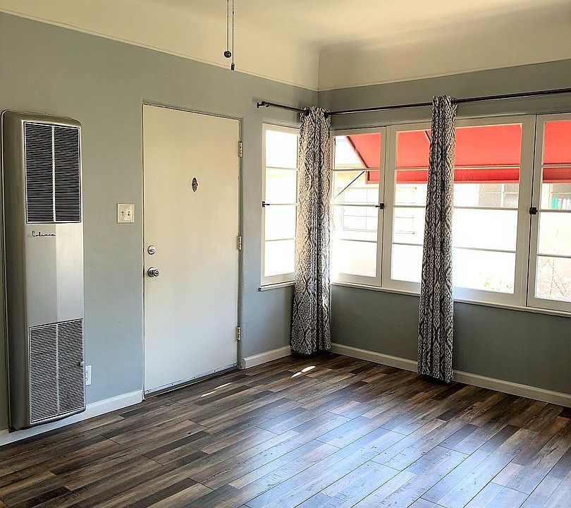 1st image of 208 N Louise St #9716684