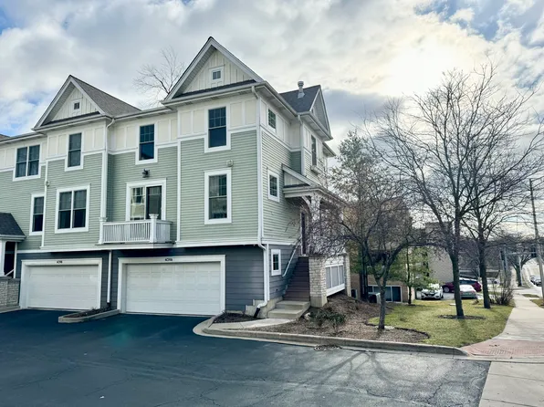 409 N President St APT A, Wheaton, IL 60187