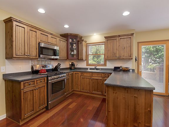 2nd image of 1695 Windbury Ct