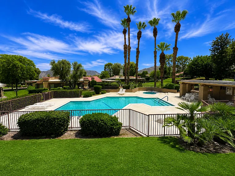 Canyon Crest Ln — Photo 3