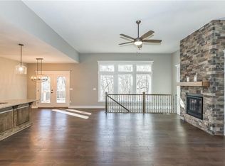 408 Chisam Rd, Kearney, MO 64060