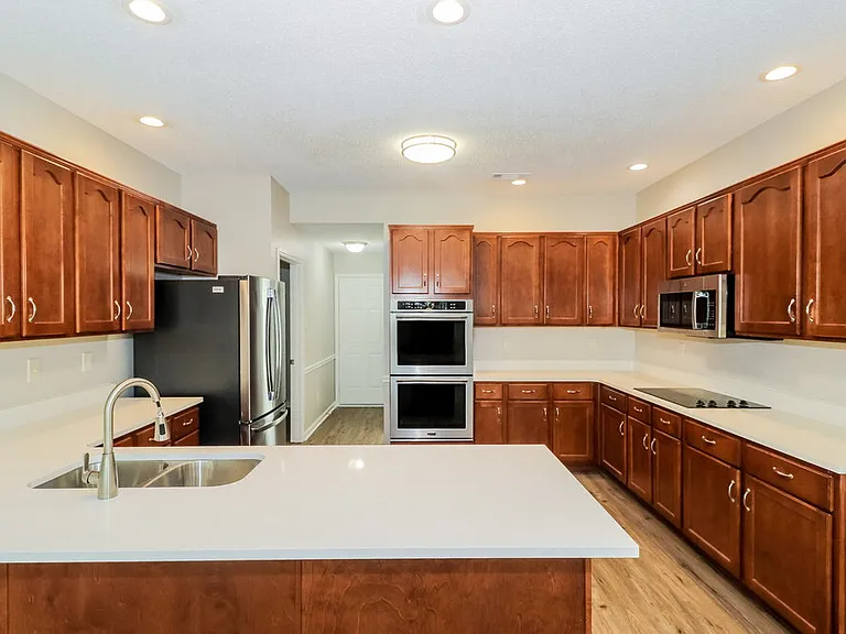 288 Mayhurst Ln — Photo 8