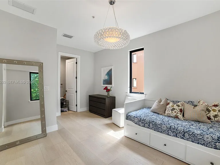 6226 Paradise Point Dr — Photo 30