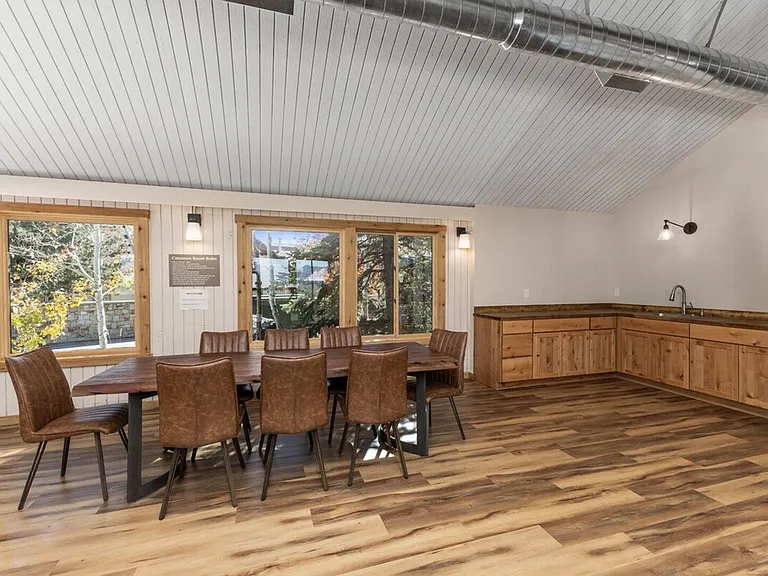 Building's Lounge