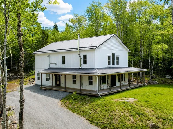 64 Lily Lake Rd, East Hants, NS B0N 1Z0