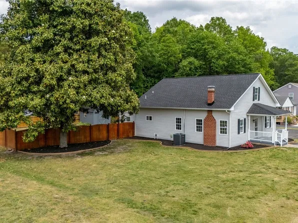 1808 Francis Rd, Glen Allen, VA 23059