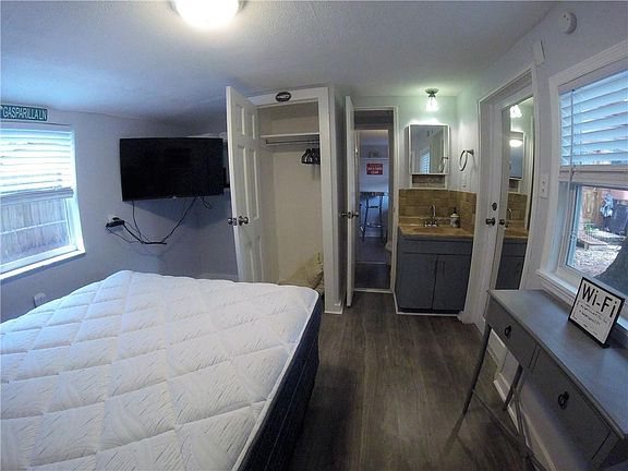 3rd image of 2013 Davis St APT D