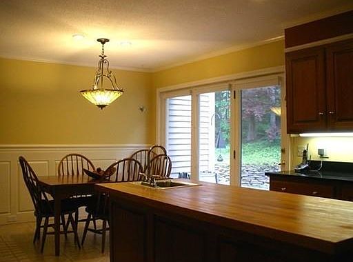 5th image of 35 Bayberry Ln