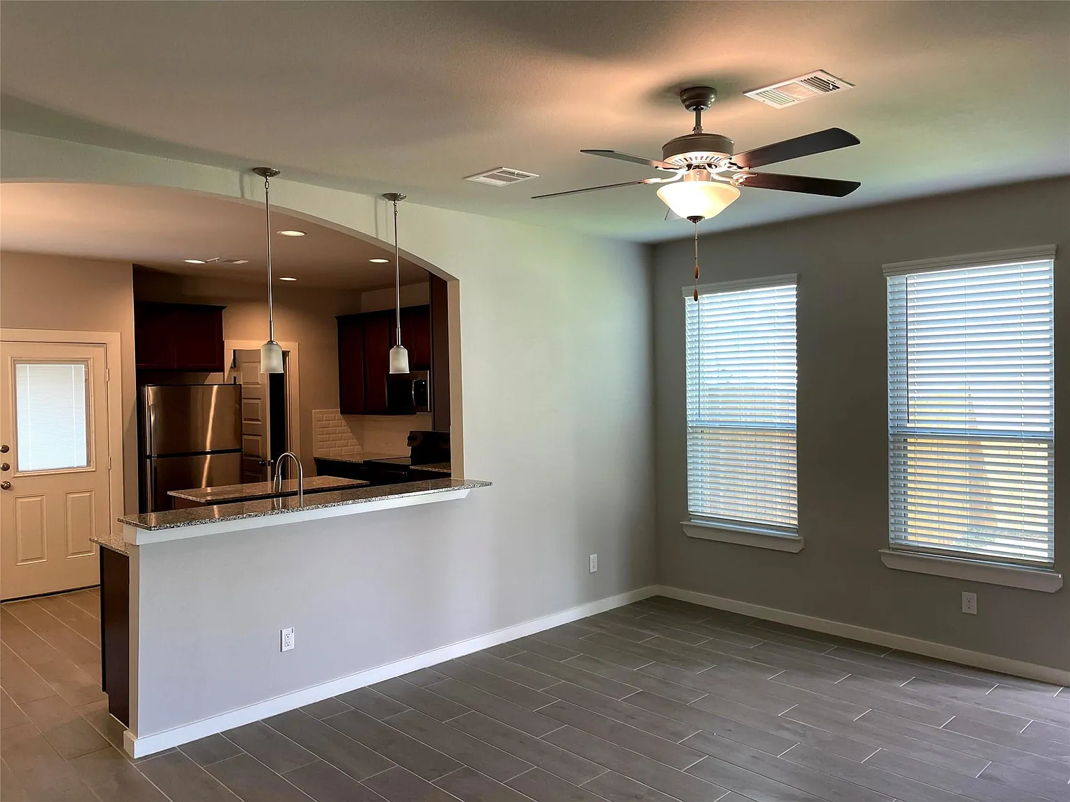 3 bed, 2.5 bath, 1508 sqft, $1,600 — Photo 3