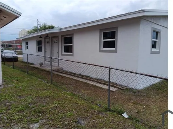 1102 N 17th St #A, Fort Pierce, FL 34950