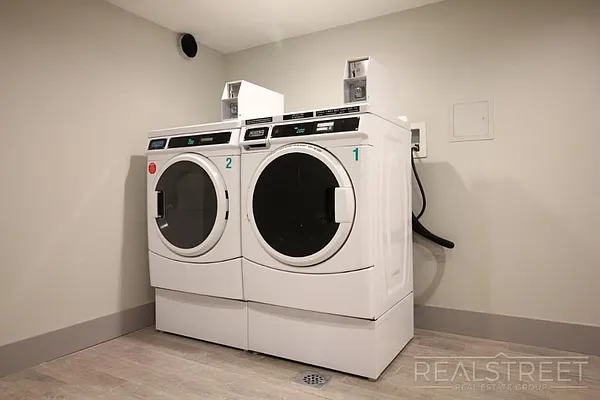 Rented by Real Street Inc | media 8