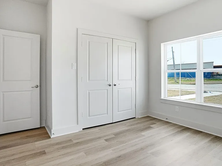 309 Railroad Ave — Photo 16
