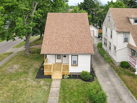 2nd image of 411 Lindenwood Ave