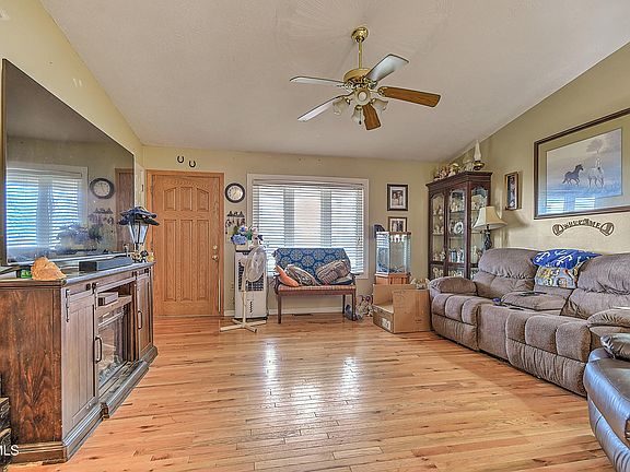 5th image of 154 Slate Hill Rd