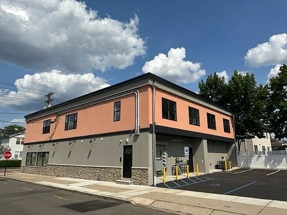 5th image of 315 Centre Ave #2