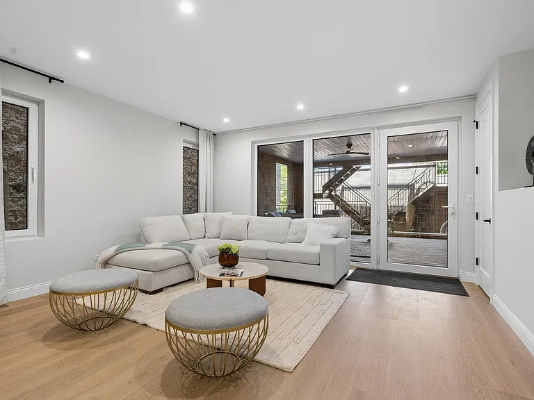 3739 N Clifton Ave #1 — Photo 38