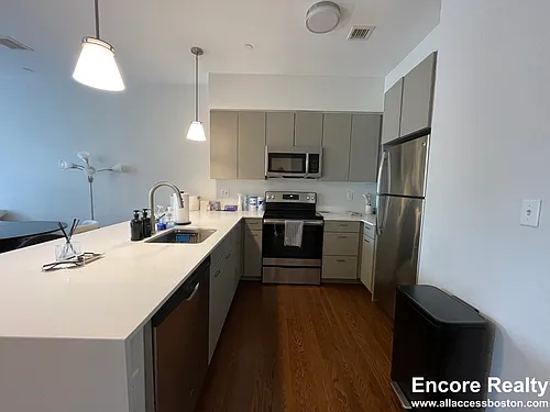 453 Harvard St #204 Photo 1