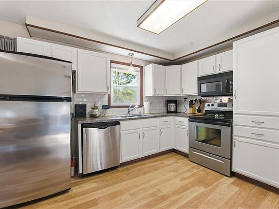 2nd image of 1308 SW Highland Dr