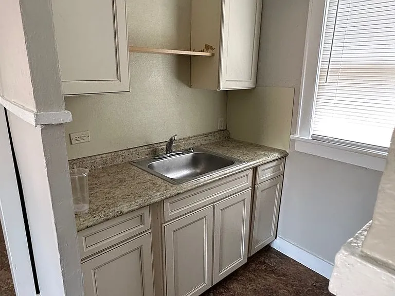 139 E Lister St — Photo 4