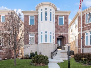 6068 N Sauganash Ave, Chicago, IL 60646